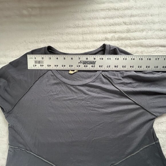 Comfy USA Women Gray 3/4 Sleeve Tunic Top Medium Stretch Casual Relaxed USA Made - Picture 5 of 7